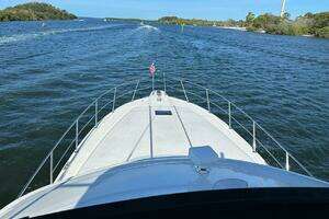 1997 Sea Ray 550 Sedan Bridge thumbnail 6