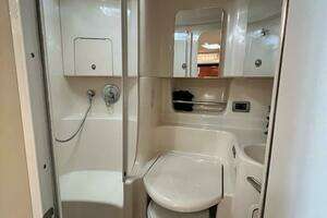 2004 Sea Ray 380 Sundancer thumbnail 38