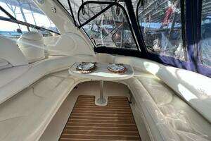 2004 Sea Ray 380 Sundancer thumbnail 25