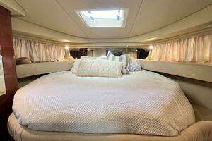 2004 Sea Ray 380 Sundancer thumbnail 44