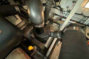 2004 Sea Ray 380 Sundancer thumbnail 59