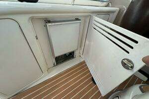2004 Sea Ray 380 Sundancer thumbnail 54
