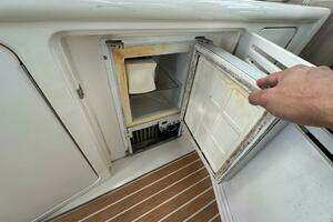2004 Sea Ray 380 Sundancer thumbnail 53