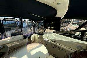 2004 Sea Ray 380 Sundancer thumbnail 19
