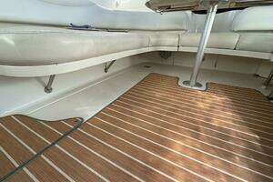 2004 Sea Ray 380 Sundancer thumbnail 49