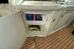 2004 Sea Ray 380 Sundancer thumbnail 52