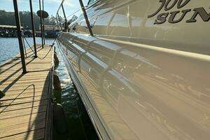 2004 Sea Ray 380 Sundancer thumbnail 3