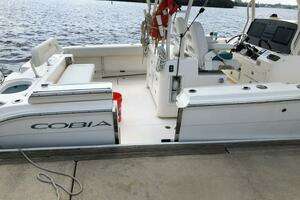 2015 Cobia 344 Center Console thumbnail 2