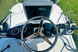 2000 Luhrs Tournament 320 Open thumbnail 23