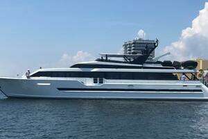 1997 Broward 108 Raised Pilothouse thumbnail 2