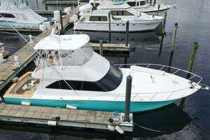  2005 Viking 48 Convertible Yacht For Sale in Stuart 