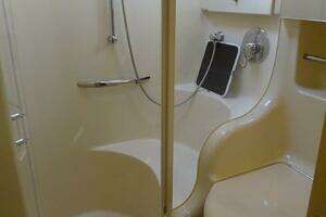 2001 Sea Ray 410 Sundancer thumbnail 21