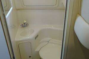 2001 Sea Ray 410 Sundancer thumbnail 9