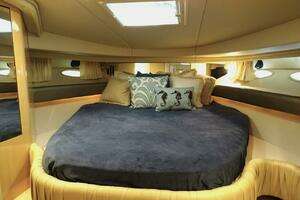 2001 Sea Ray 410 Sundancer thumbnail 17