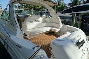 2001 Sea Ray 410 Sundancer thumbnail 3