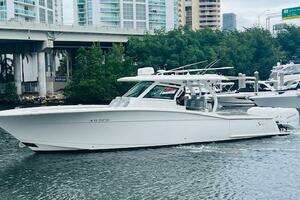 2018 Scout 380 LXF thumbnail 1