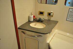 1998 Sea Ray 480 Sedan Bridge thumbnail 52