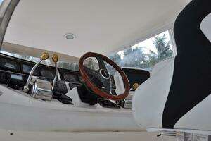 1998 Sea Ray 480 Sedan Bridge thumbnail 33