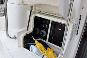 1998 Sea Ray 480 Sedan Bridge thumbnail 26