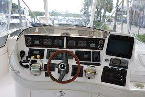 1998 Sea Ray 480 Sedan Bridge thumbnail 19