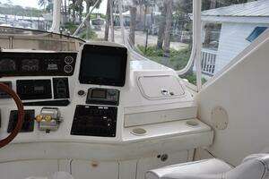 1998 Sea Ray 480 Sedan Bridge thumbnail 18