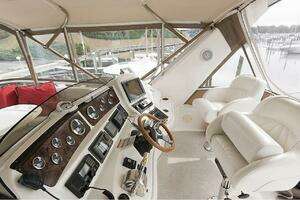 1998 Sea Ray 480 Sedan Bridge thumbnail 32