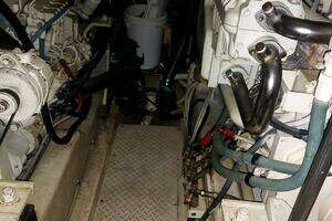 2003 Sea Ray 480 Motor Yacht thumbnail 16