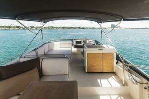 2015 Beneteau Monte Carlo 5 thumbnail 14