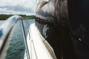 2015 Beneteau Monte Carlo 5 thumbnail 15