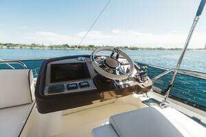 2015 Beneteau Monte Carlo 5 thumbnail 10