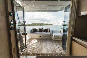 2015 Beneteau Monte Carlo 5 thumbnail 48