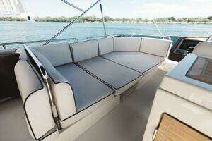 2015 Beneteau Monte Carlo 5 thumbnail 11