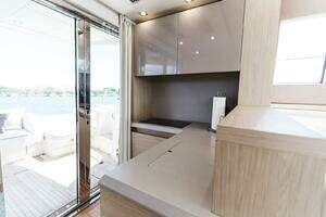2015 Beneteau Monte Carlo 5 thumbnail 41