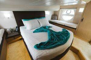2015 Beneteau Monte Carlo 5 thumbnail 25