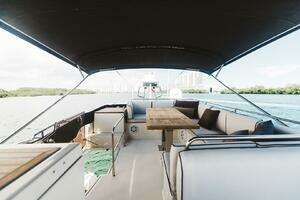 2015 Beneteau Monte Carlo 5 thumbnail 13