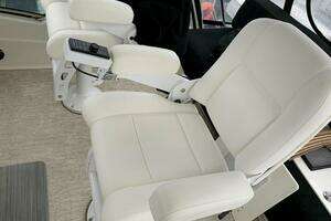 2006 Sea Ray 52 Sedan Bridge thumbnail 9