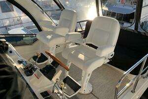 2006 Sea Ray 52 Sedan Bridge thumbnail 12