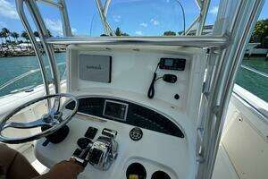 2008 Boston Whaler 320 Outrage thumbnail 16