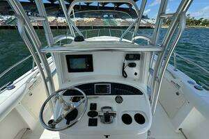 2008 Boston Whaler 320 Outrage thumbnail 9