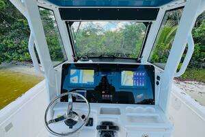 2012 Everglades 295 Center Console thumbnail 29