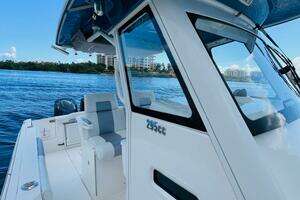 2012 Everglades 295 Center Console thumbnail 24
