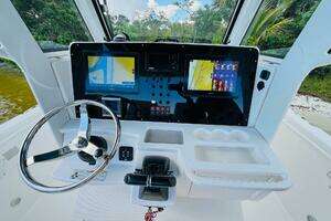 2012 Everglades 295 Center Console thumbnail 28