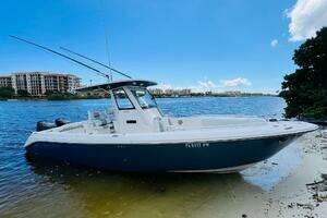 2012 Everglades 295 Center Console thumbnail 2
