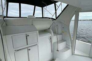 2000 Carver 396 Motor Yacht thumbnail 8
