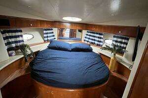 2000 Carver 396 Motor Yacht thumbnail 23