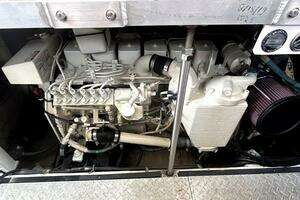 2000 Carver 396 Motor Yacht thumbnail 31