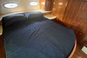 2000 Carver 396 Motor Yacht thumbnail 25