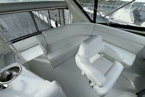 2000 Carver 396 Motor Yacht thumbnail 9