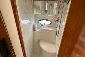 2000 Carver 396 Motor Yacht thumbnail 28