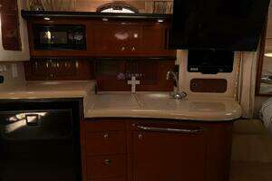 2002 Sea Ray 340 Sundancer thumbnail 23